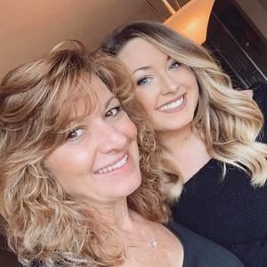 Meet your Posher, Debi